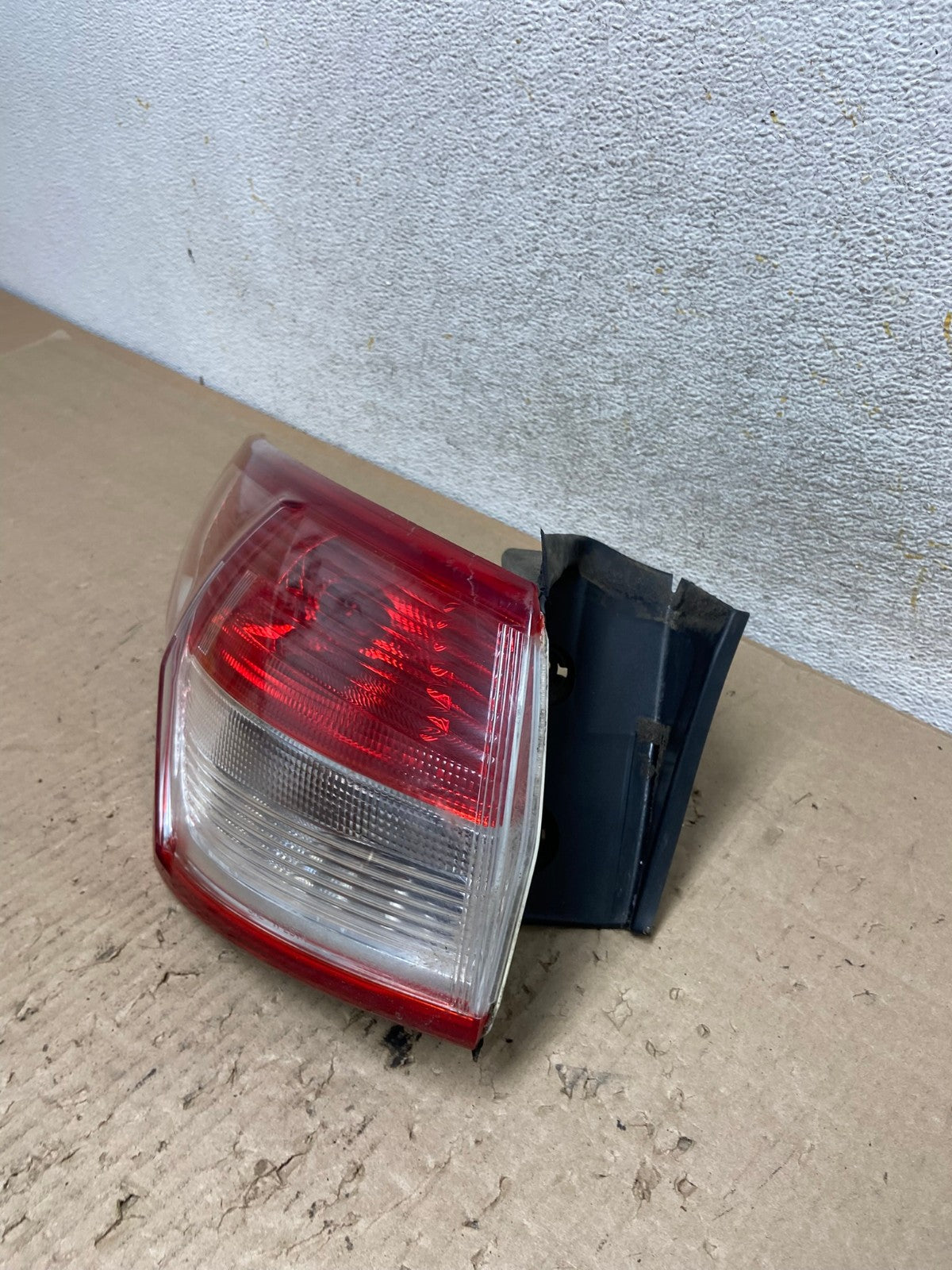 2013 to 2016 Ford Escape Left Driver LH Side Tail Light AI2424 LK1
