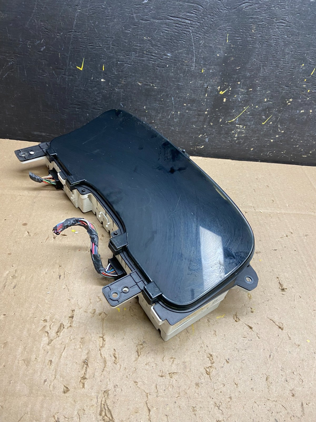 2004 to 2005  Lincoln Navigator Aviator Speedometer Gauge Cluster U4962 DG3