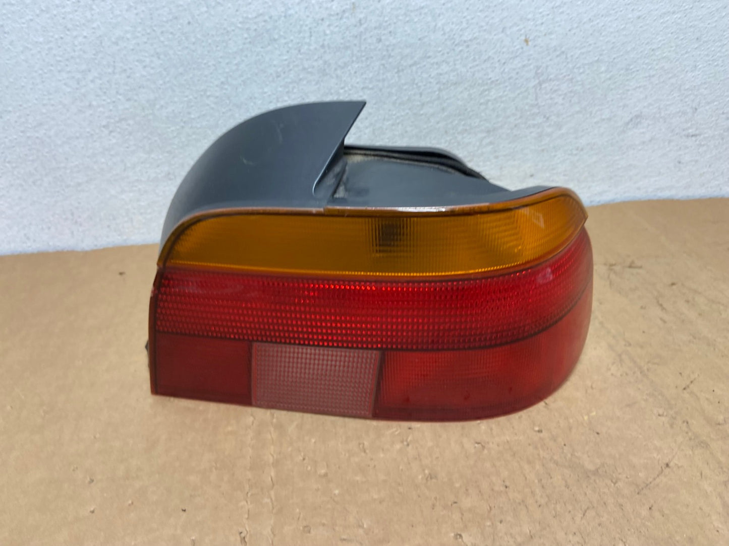 1996-2000 BMW 5-SERIES E39 528i 540i Right Passenger Rh Tail Light AD1250 LK0