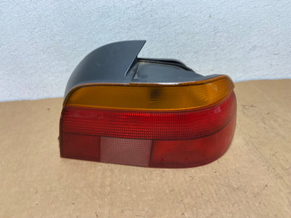 1996-2000 BMW 5-SERIES E39 528i 540i Right Passenger Rh Tail Light AD1250 LK0