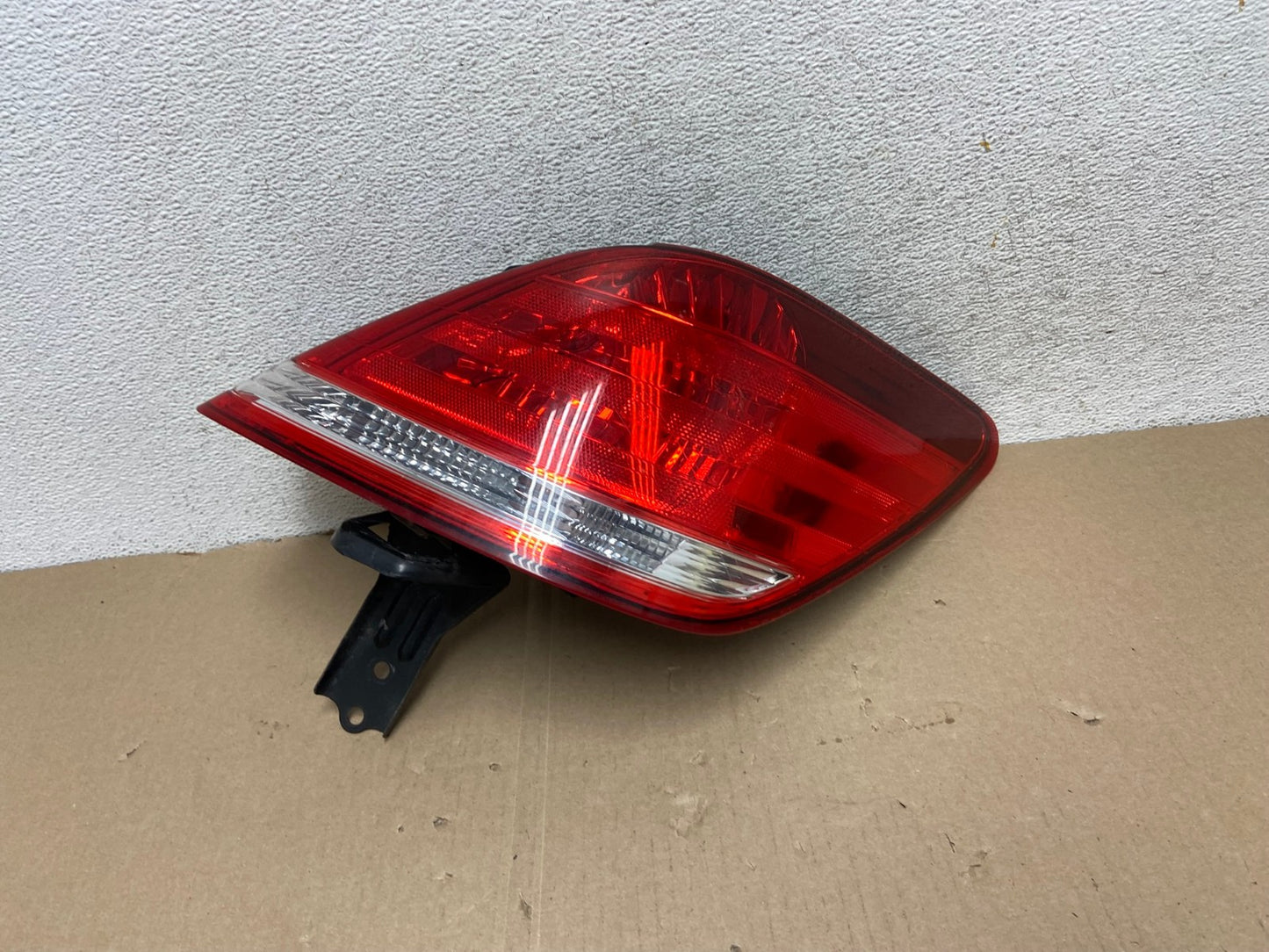 2005-2010 Toyota Avalon Right Passenger Side Tail Light AG6844 LK0