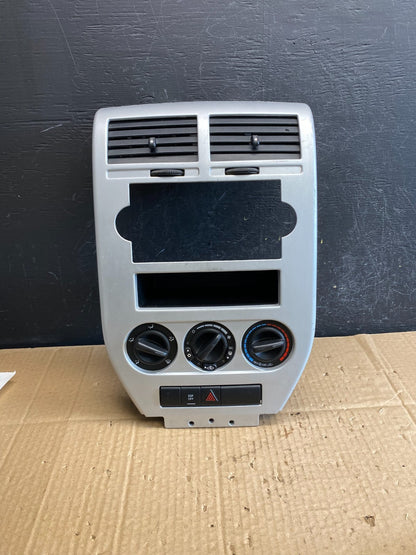 2007 - 2009 Jeep Patriot Compass Dash Radio Center Bezel Climate Dash AC9515 DG0