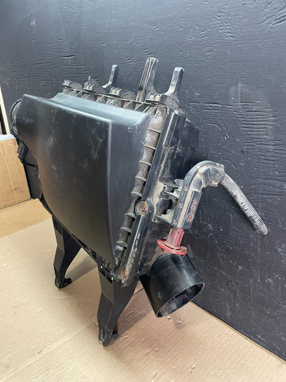 2010 to 2018 Mercedes-Benz Sprinter 2500 3.0L Air Cleaner Box ab7841 DG2