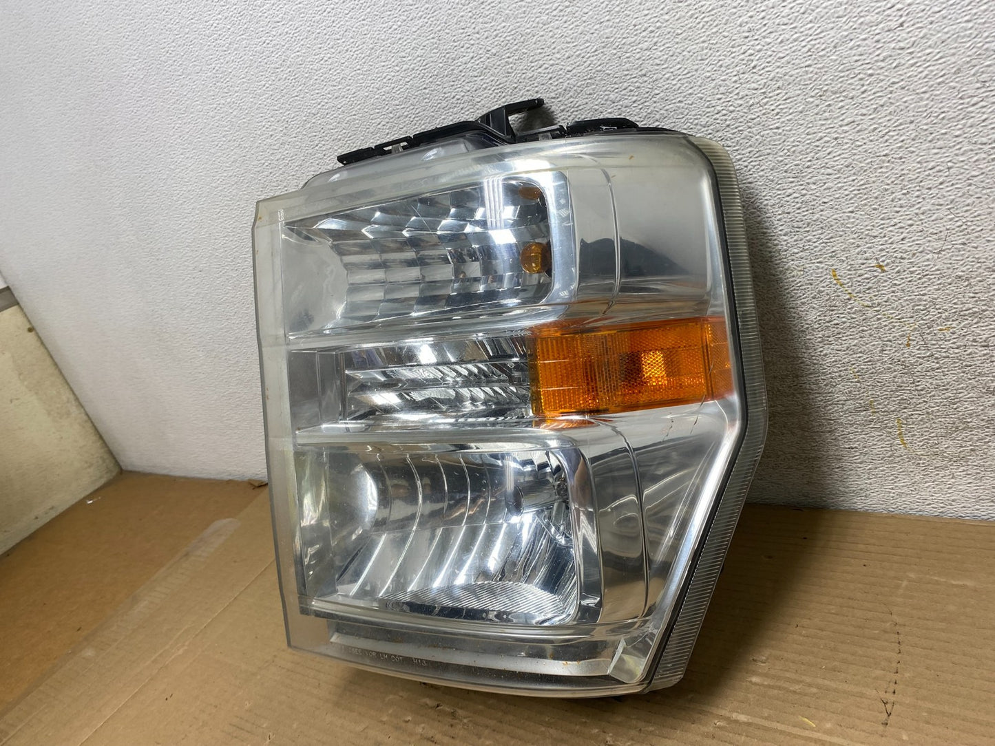 2008-2014 Ford Econoline E150 E250 E350 Left Driver LH Headlight AH0559 DW2