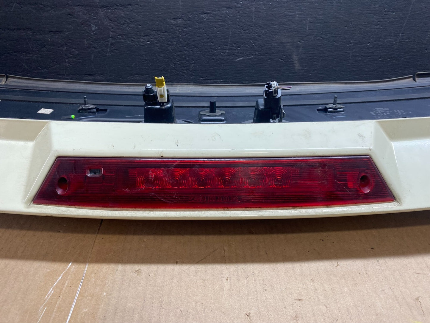 2007 to 2011 Ford Edge Rear Spoiler Wing With Brake Light OEM C9620 DG17