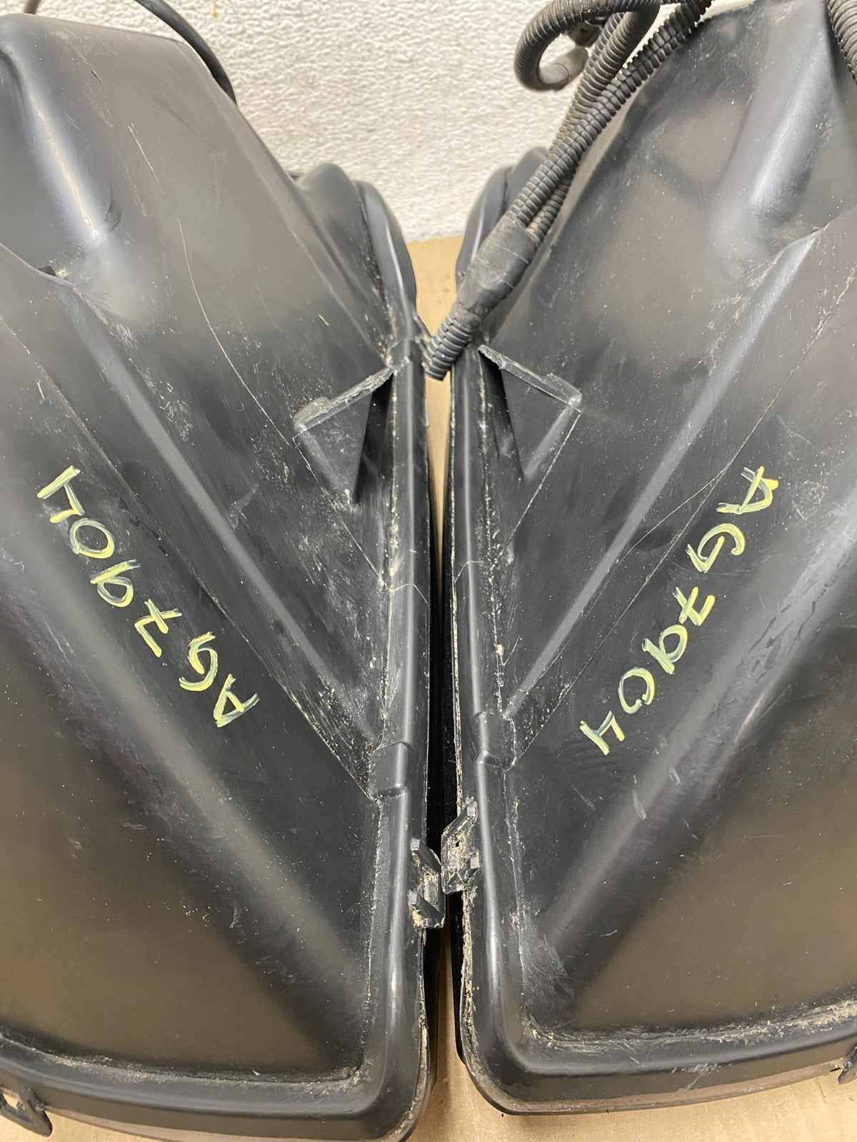 2005 2006 2007 Dodge Magnum Left+Right Side Headlights AG7904 DW11