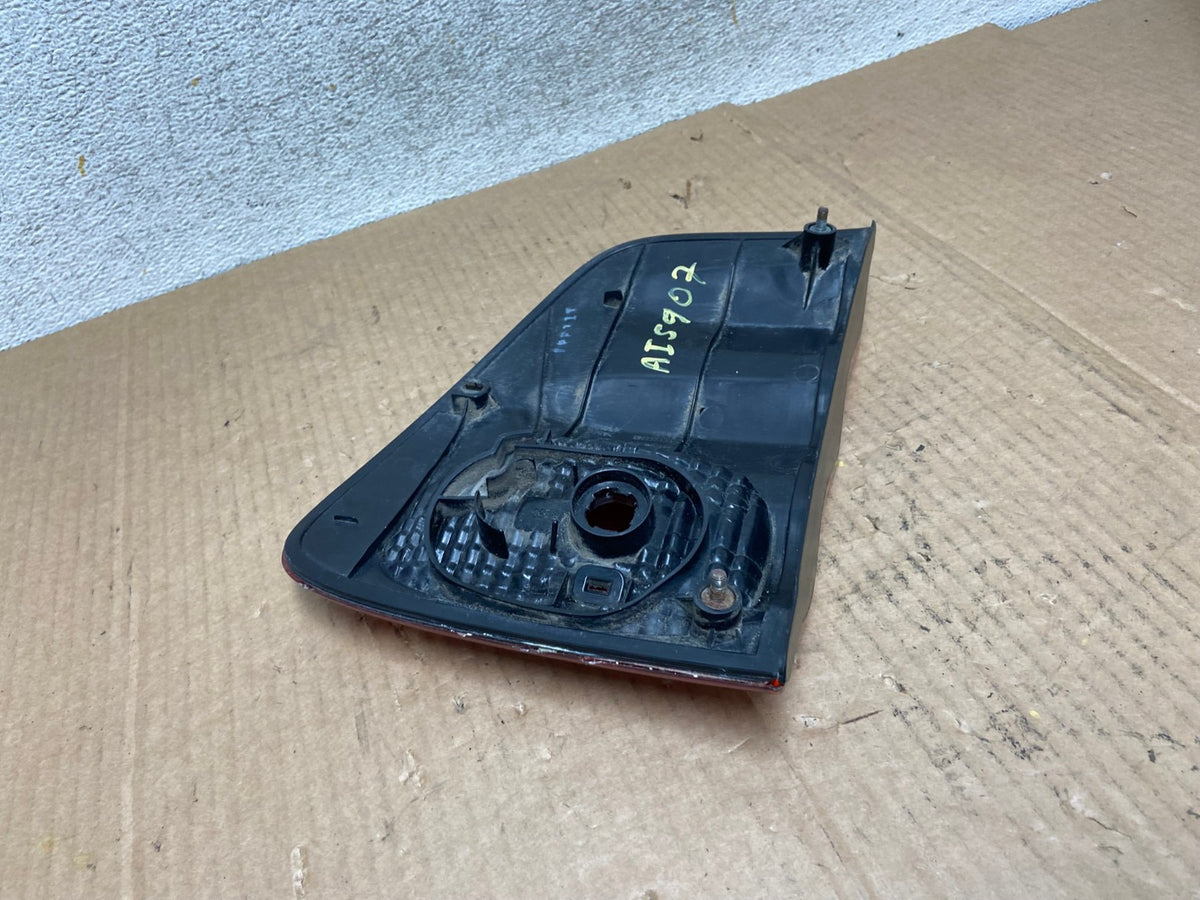 2001- 2004 Toyota Sequoia Right Passenger RH Side Tail light Inner AI5907 LK4