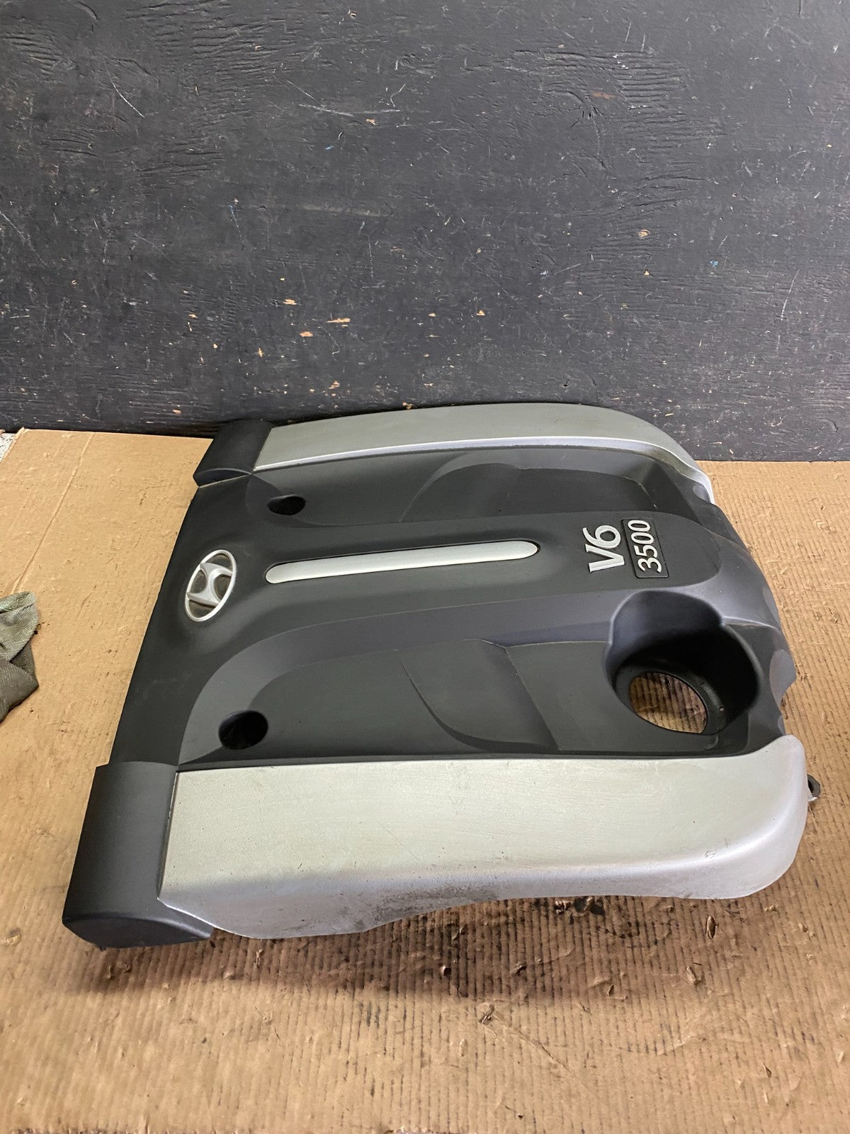 2003 - 2006 Hyundai Santa Fe 3.5L V6 Engine Motor Cover P5837 DG3