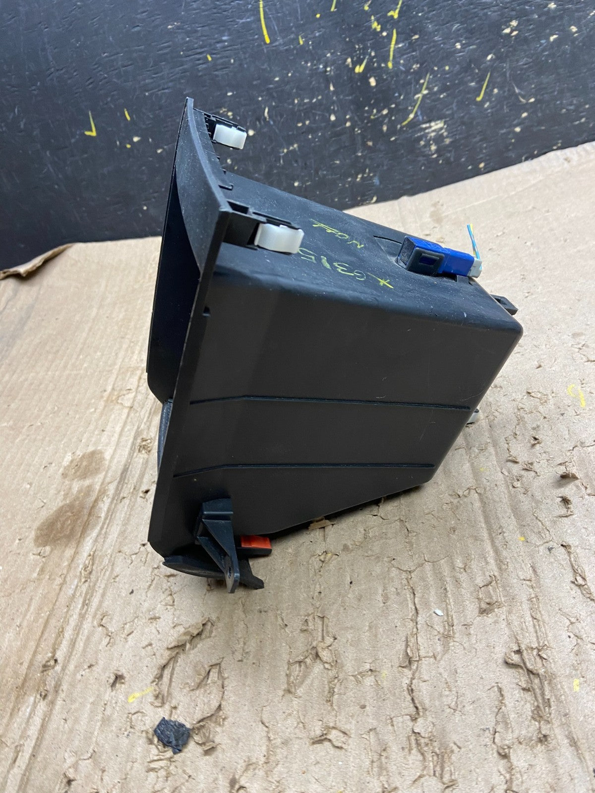 2009 to 2015 Honda Pilot Front Center Radio Pocket Storage X6315 DG2