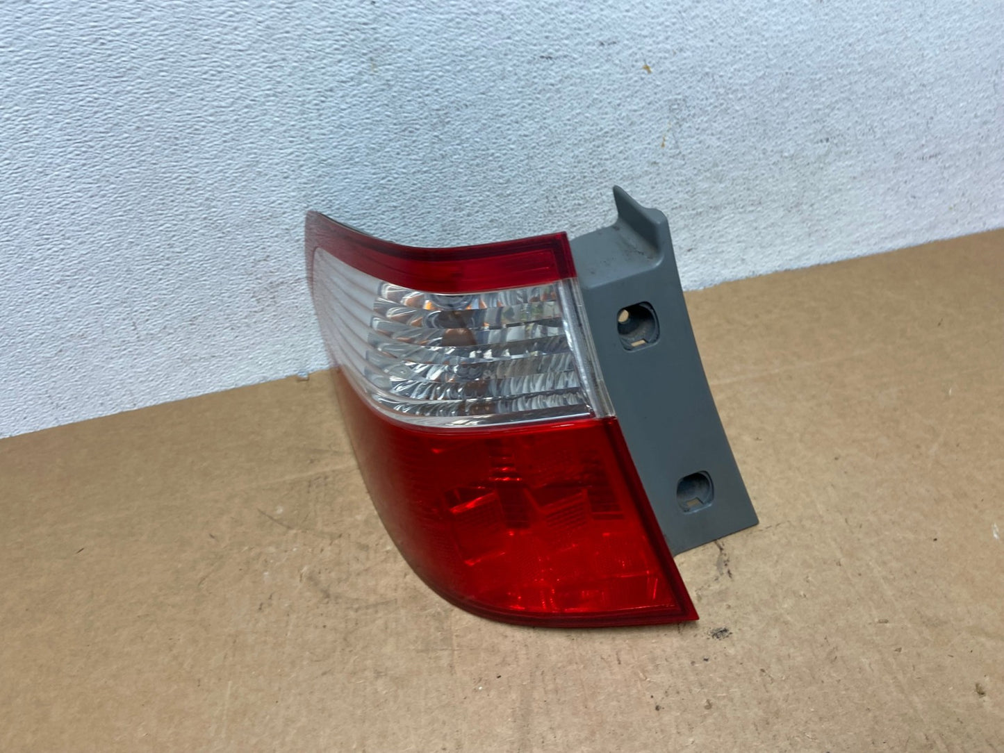 2005 2006 2007 Honda Odyssey Left Driver LH Side Tail Light AD6154 LK1