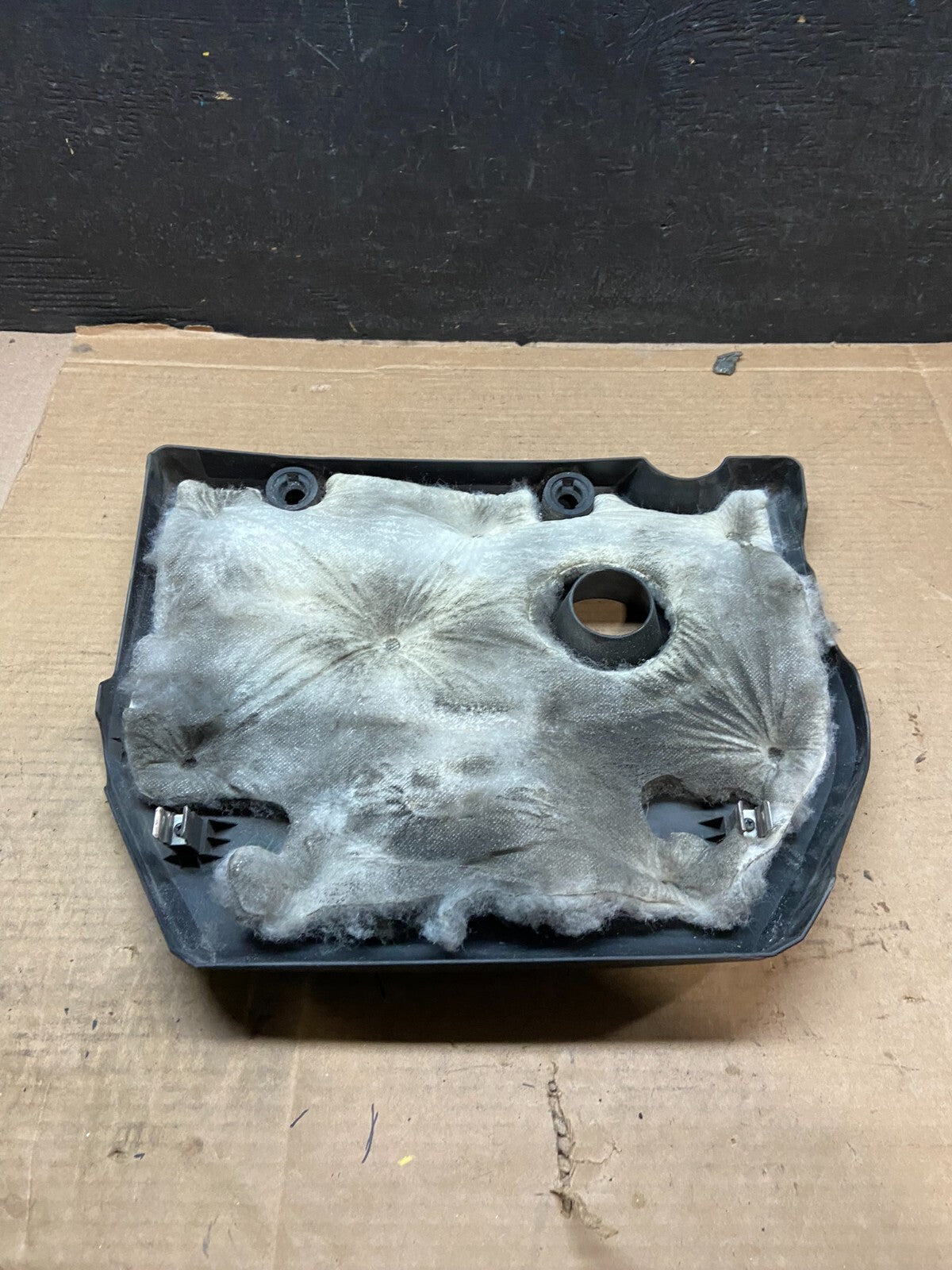 2004 to 2008 Mazda 3 DOHC 16 VALVE Engine Shield Top Cover i3177 Oem DG14