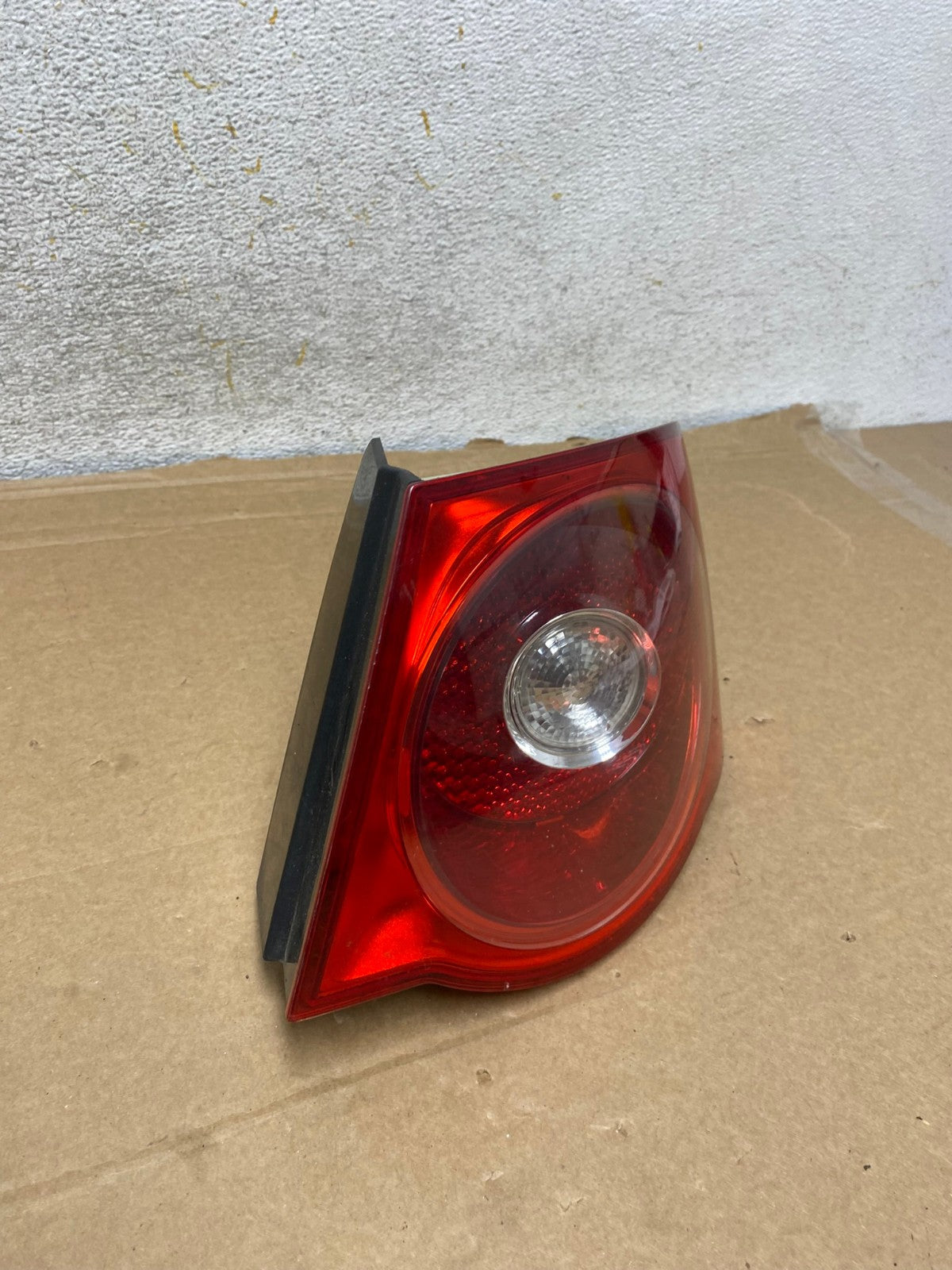 2005 2006 2007 Volkswagen Jetta Right Passenger Rh Side Tail Light AH8209 LK1