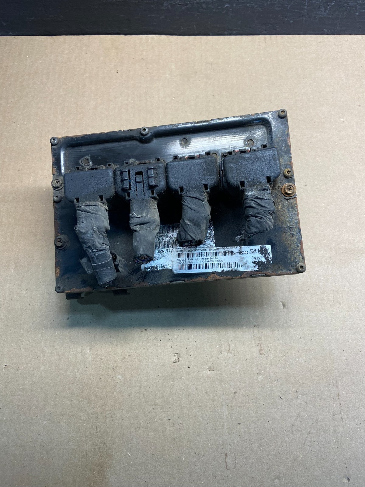 2005 Chrysler Pacifica Engine Control ECM OEM AC0585  DG0