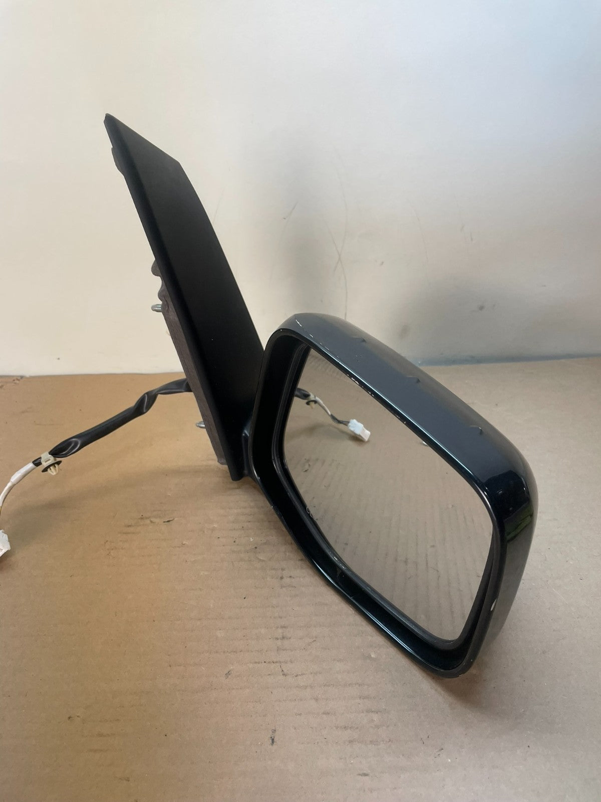 2011 to 2013 Honda Odyssey Right Passenger Door Mirrorr AH8795 DW2