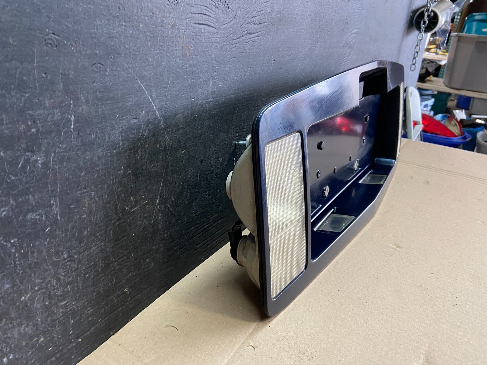 2004-2009 Cadillac SRX Trunk Panel Lid Backup License Plate i7356 PS2