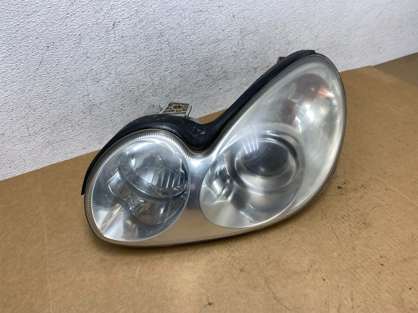 2002 to 2005 Hyundai Sonata Left Driver LH Side Headlight Halogen AE2985 DW2