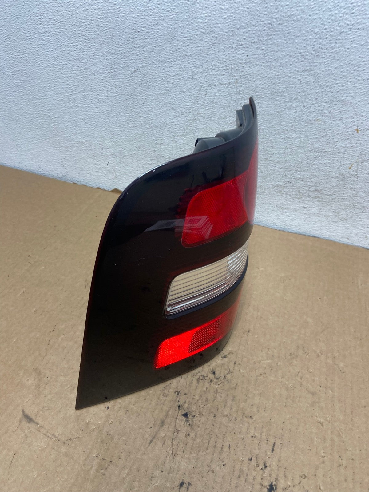 2006 to 2010 Ford Explorer Left Driver Lh Side Tail light AG2108 LK2