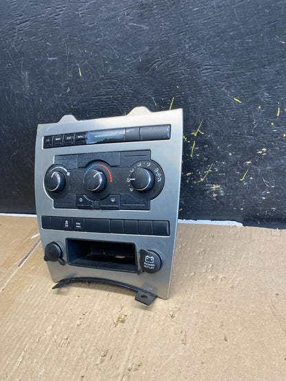 2005 to 2007 Jeep Commander Grand Cherokee A/C Climate Control Bezel ab2218 DG1