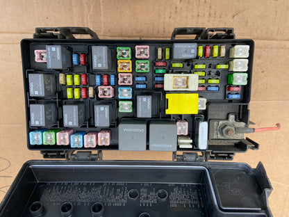 2011 Dodge Durango Grand Cherokee Fusebox Fuse Box Relay Module ad2928 DG2