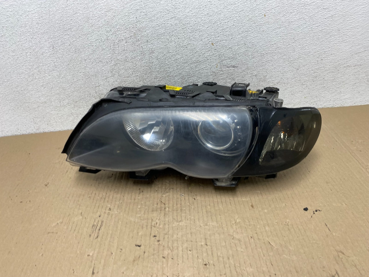 2002 to 2005 BMW 3 E46 Sedan Left Driver LH Xenon HID Headlight AF5871 DW0