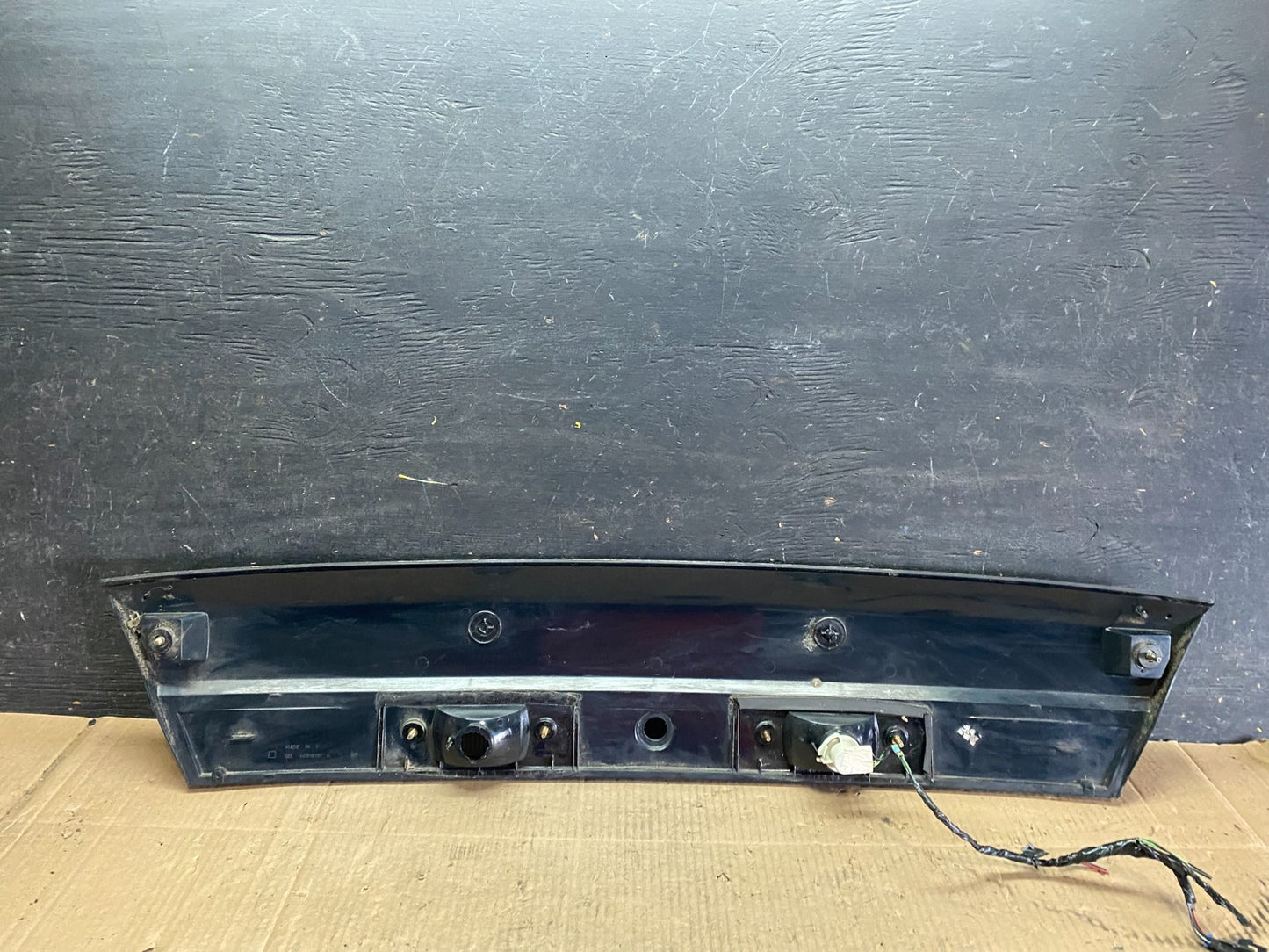 1995-1999 Chevrolet Monte Carlo Trunk Lid Panel Brake Light Bar Cover u6438 DG7