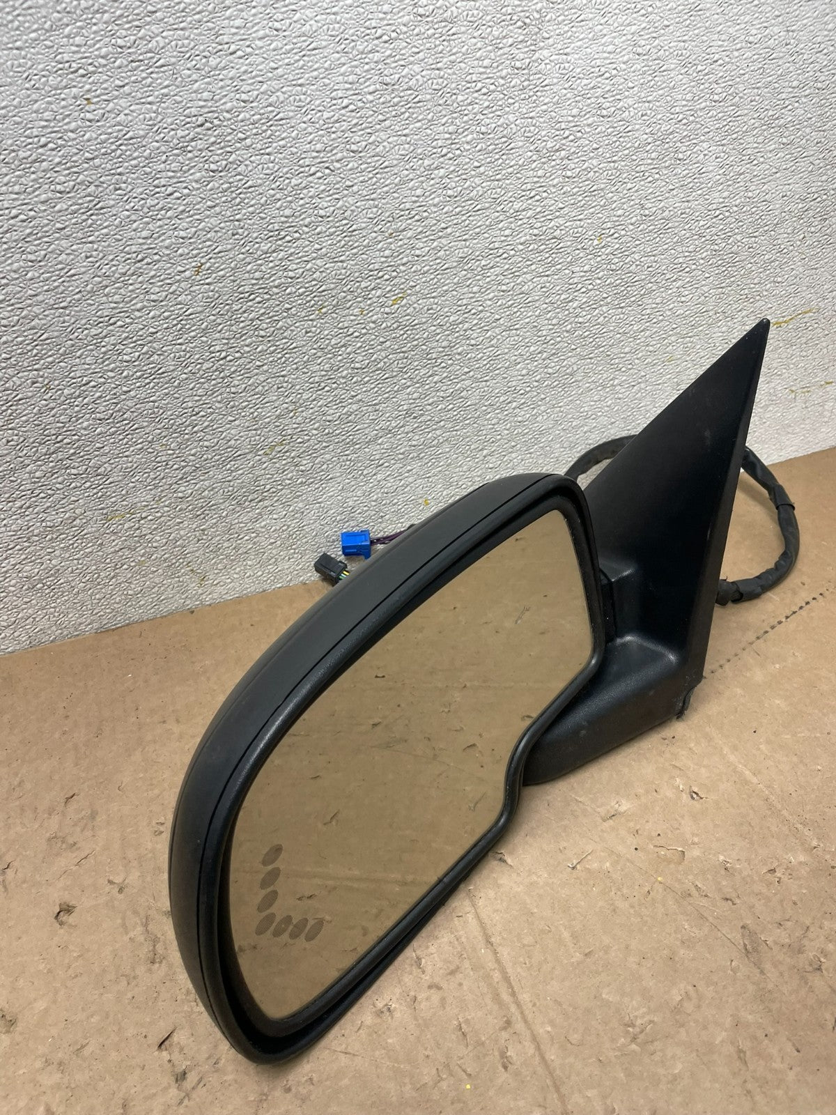 1999-2006 Chevrolet Silverado Suburban Turn Sgn Left Driver Mirror OEM W8910 DW5
