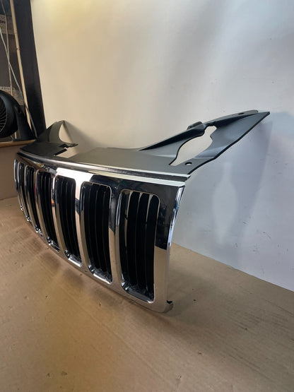 2005 to 2007 Jeep Grand Cherokee Front Upper Grill Grille Aftermarket AF8513 DG1