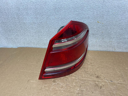 2007 to 2009 Mercedes GL-Class GL450 Right Passenger Tail Light OEM Z2658 DW2