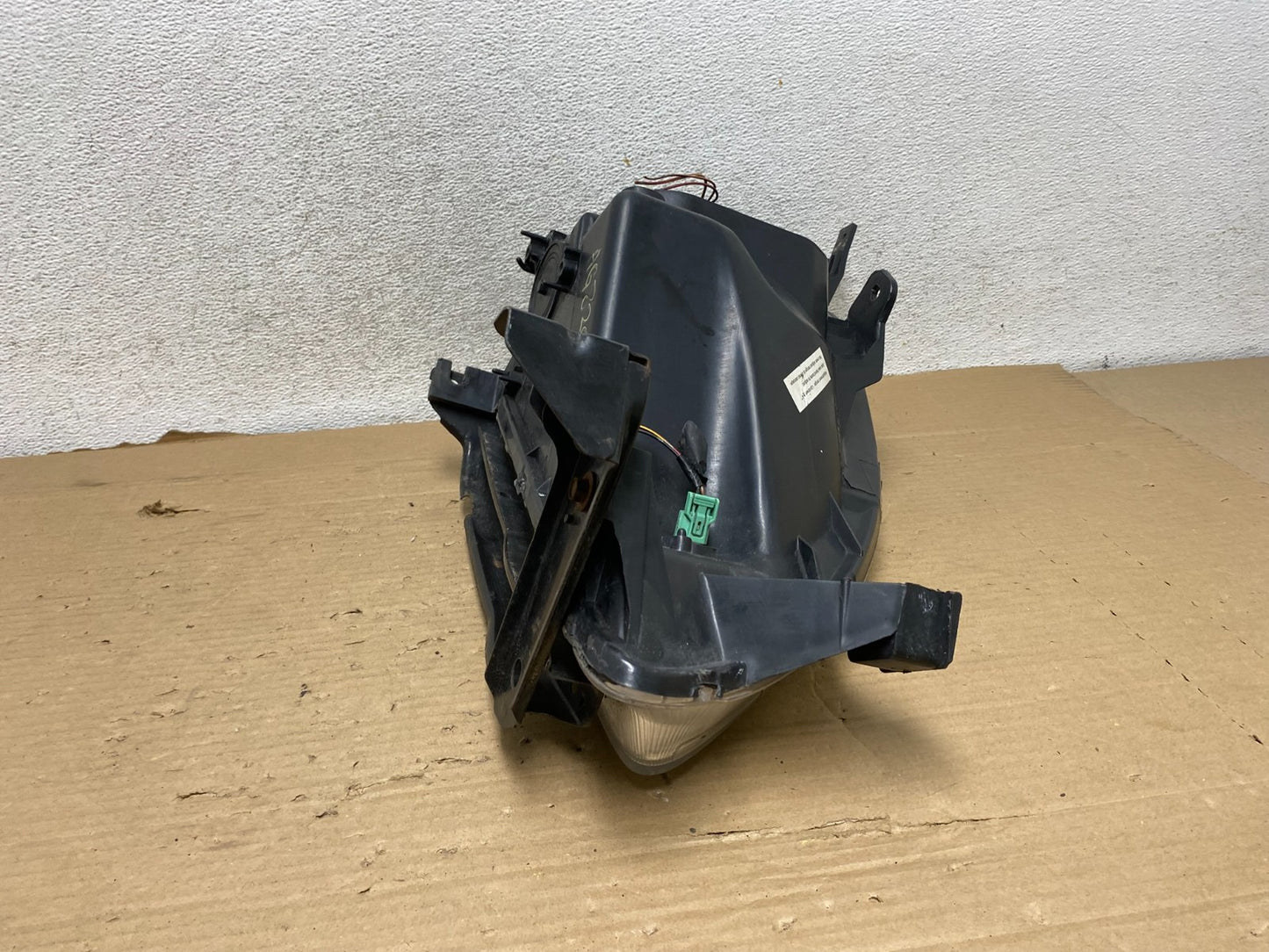 2002 to 2004 Honda Crv Cr-v Left Driver Halogen Headlight AG8206 DW6