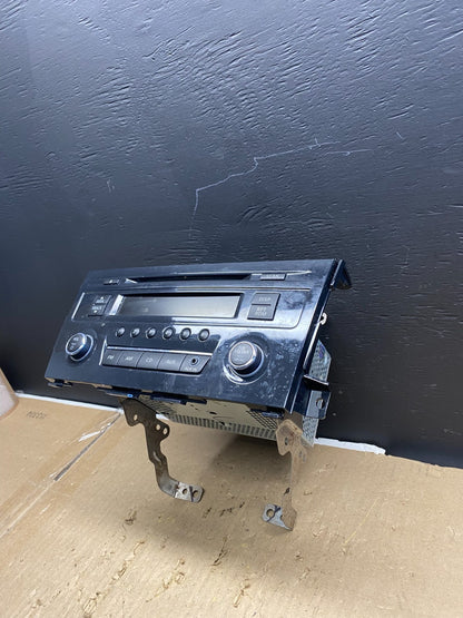 2013 to 2015 Nissan Altima Radio Cd Mp3 Player AUX Port AB5665 DG1