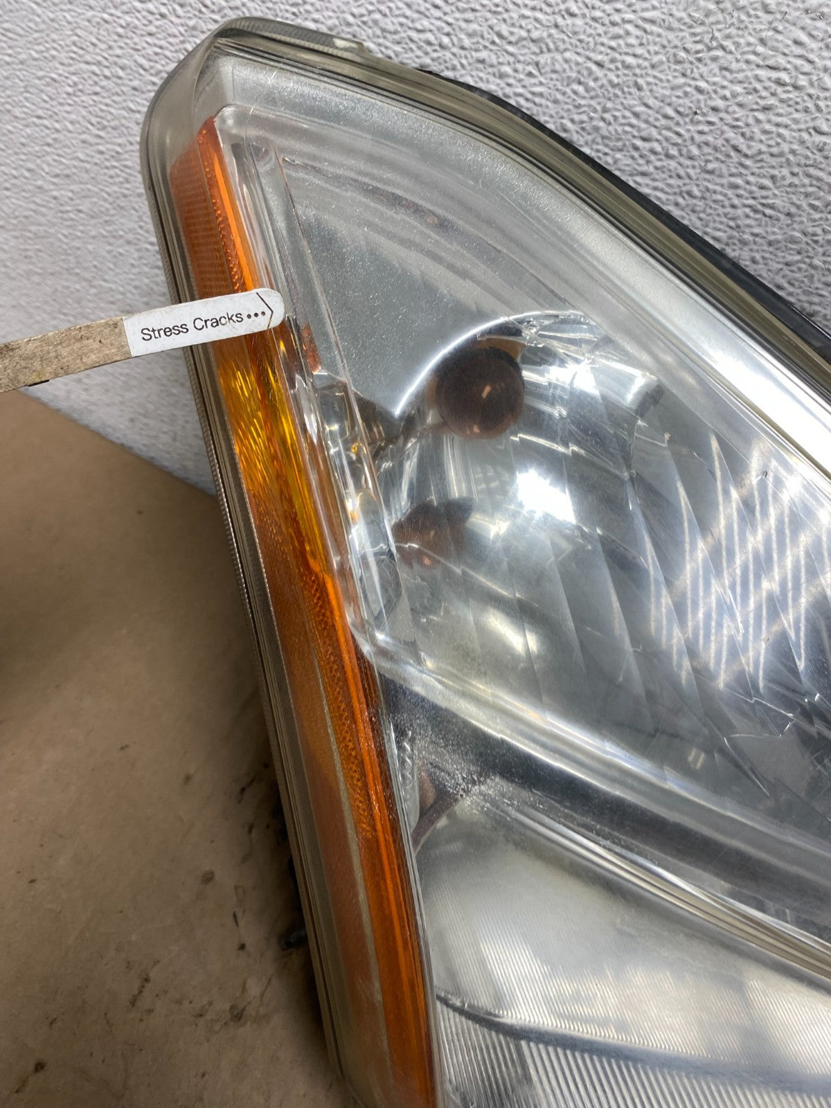 2009-2013 Nissan Rogue Right Passenger Xenon HID Headlight AG6754 DW4