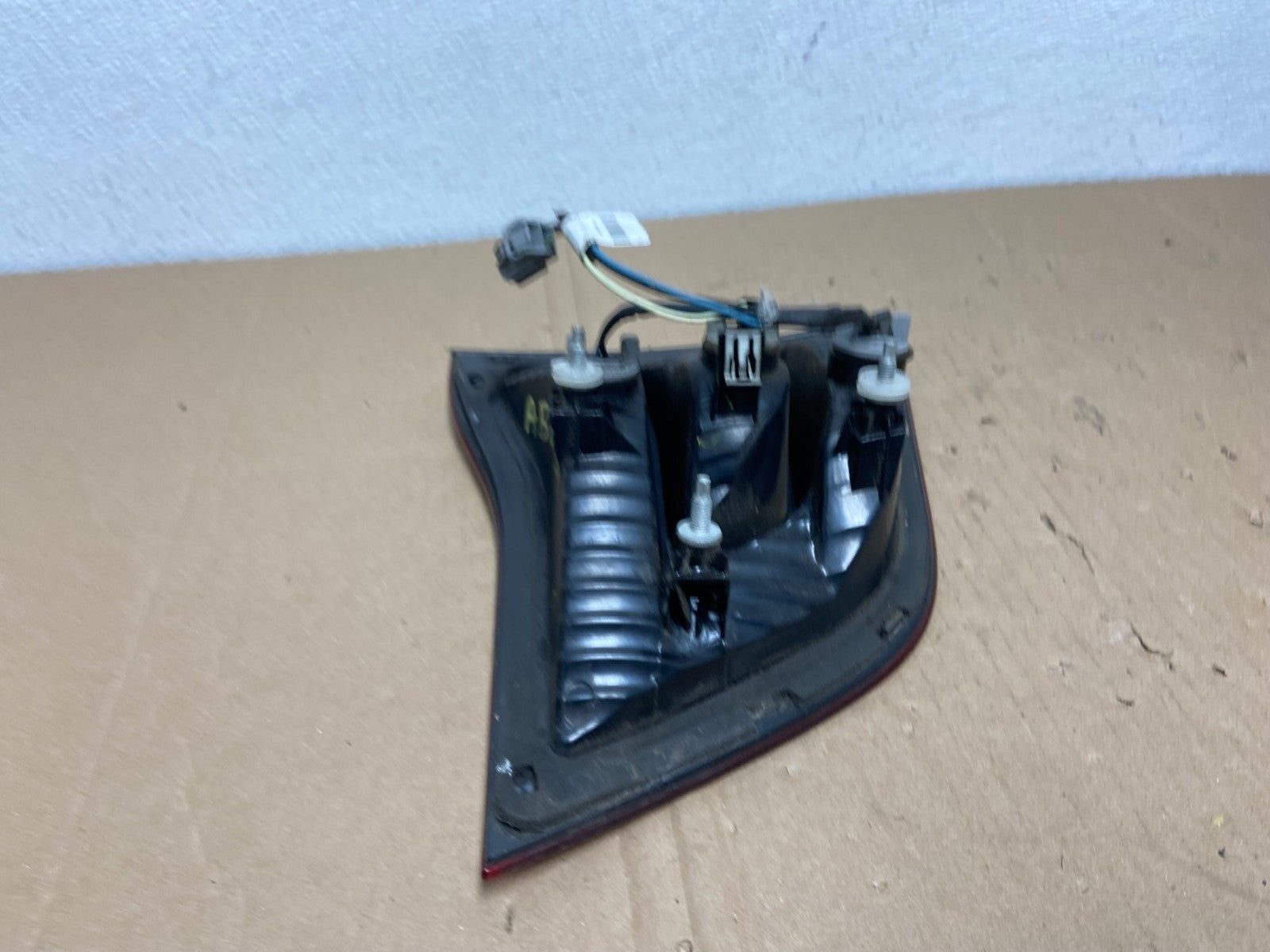 2009-2014 Volkswagen Routan Right Passenger Rh Side Inner Tail Light AB6839 LK5
