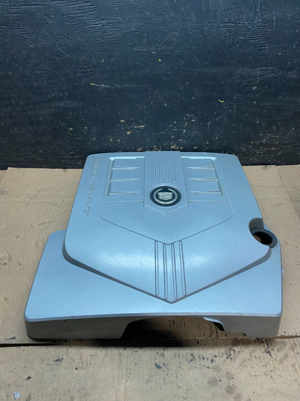 2004 to 2007  Cadillac CTS 3.6L Plastic Engine Cover Shield W4598 DG0