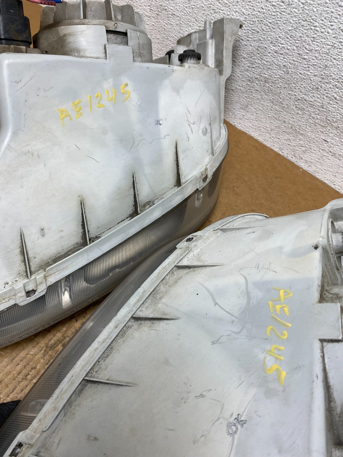 1999 2000 Hyundai Elantra Left+Right Side Headlights AE1245 DW9