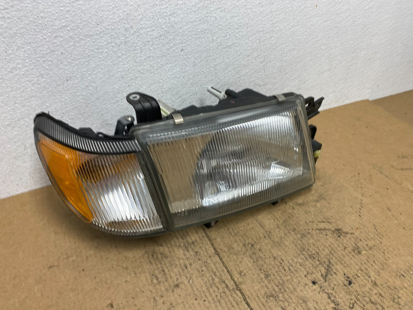 1999 to 2000 Subaru Forester Right Passenger Side Headlight Halogen Oe ac3723 DG2
