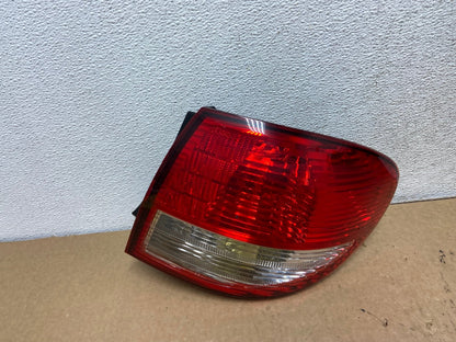 2002-2004 Infiniti i35 Right Passenger Rh Side Tail Light AG2270 LK0