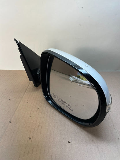 2016 to 2020 Kia Sorento Right Passenger Door Mirror Turn Signal aj0710 DG2