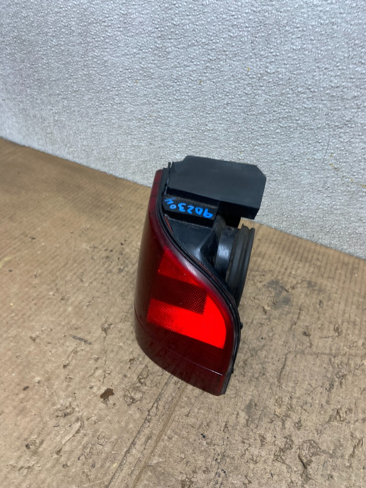 1989 to 1990 Mercury Cougar Right Passenger RH Side Tail Light AA8529 DG1