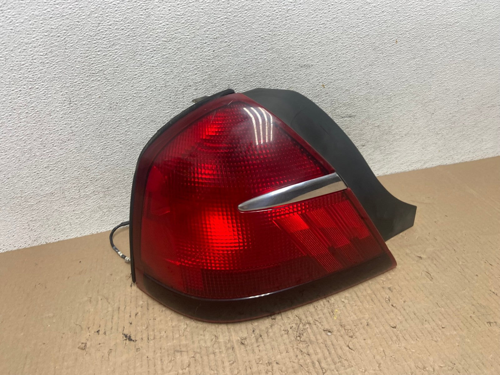 1998 - 2002 Mercury Grand Marquis Left Driver Lh Side Tail Light AF7042 LK0