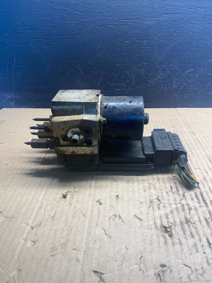 2004 2007 Ford E250 E350 Econoline Anti-Lock ABS Antilock Brake Pump AC0928 DG4
