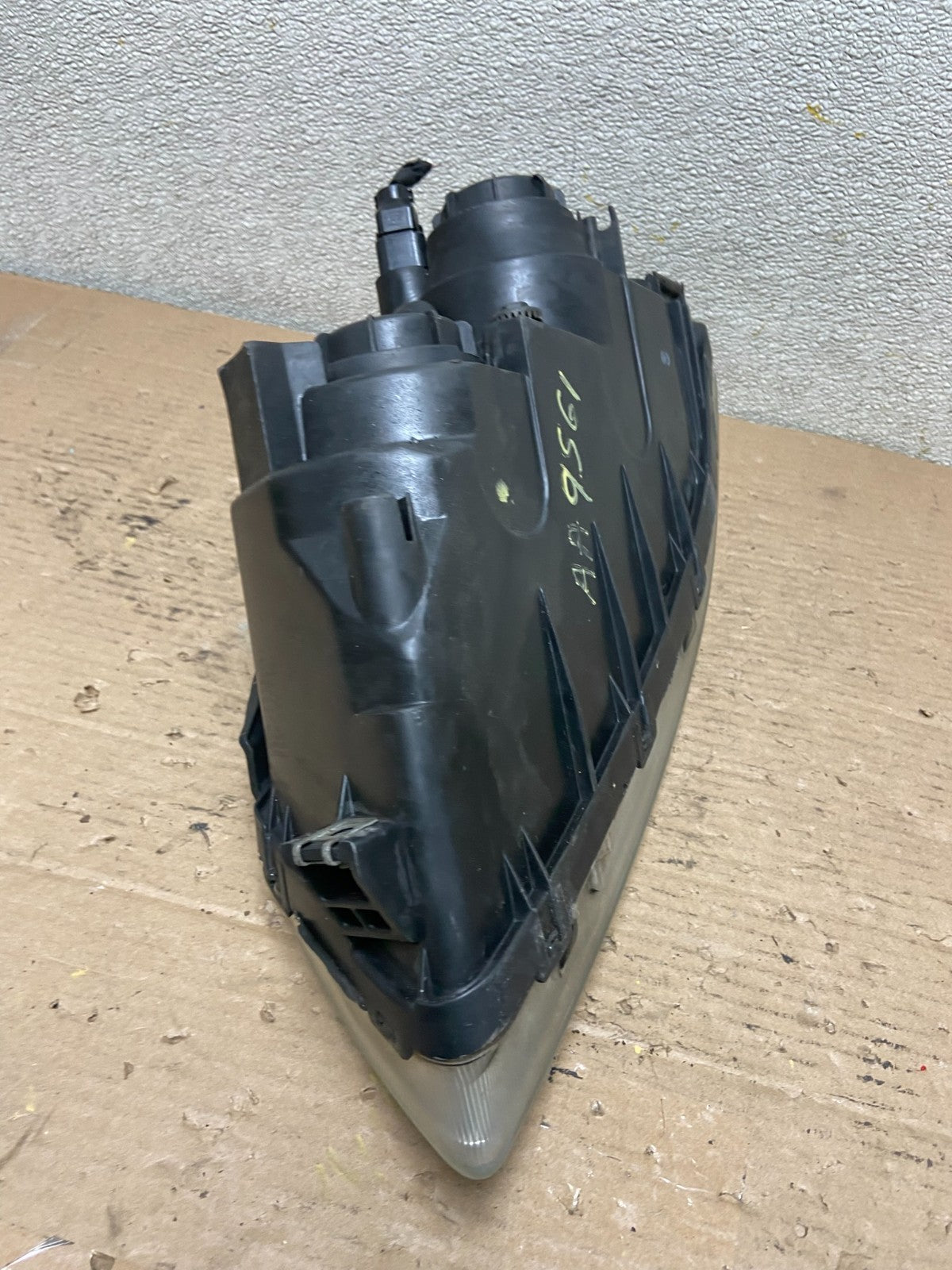 2006-2008 Hyundai Sonata Right Passenger Rh Side Headlight Halogen AA9561 DW8