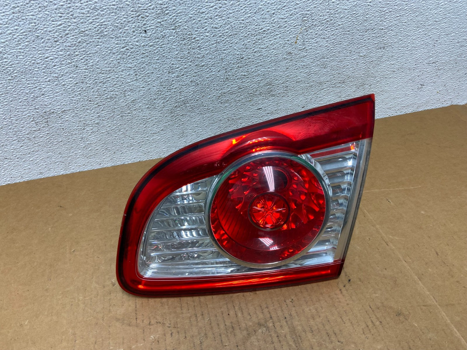 2010 - 2012 Hyundai Santa Fe Right Passenger RH Tail Light Inner AD9095 DW0