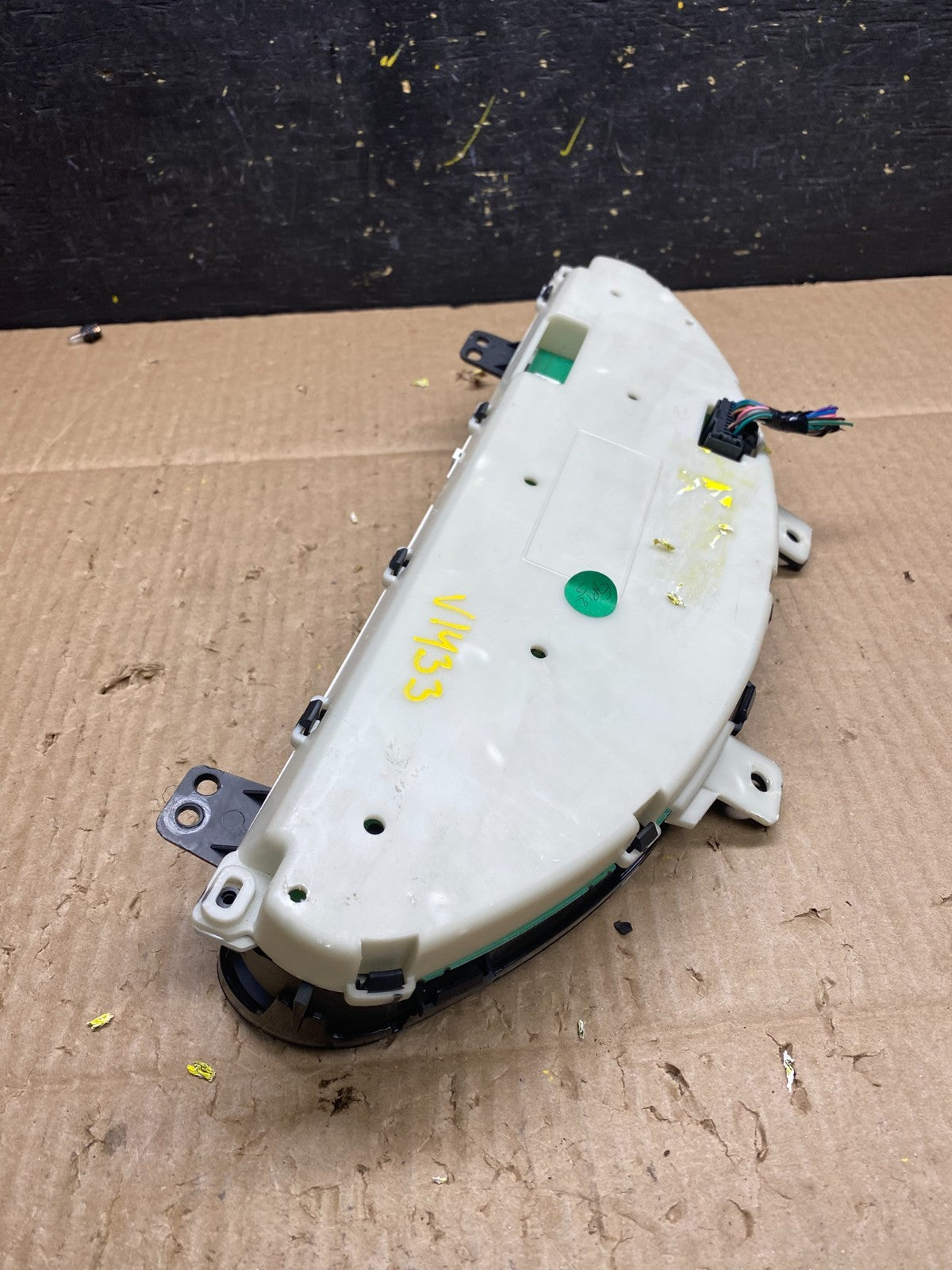 2008 to 2012 Buick Enclave Instrument Gauge Cluster Speedometer v1433 DG5