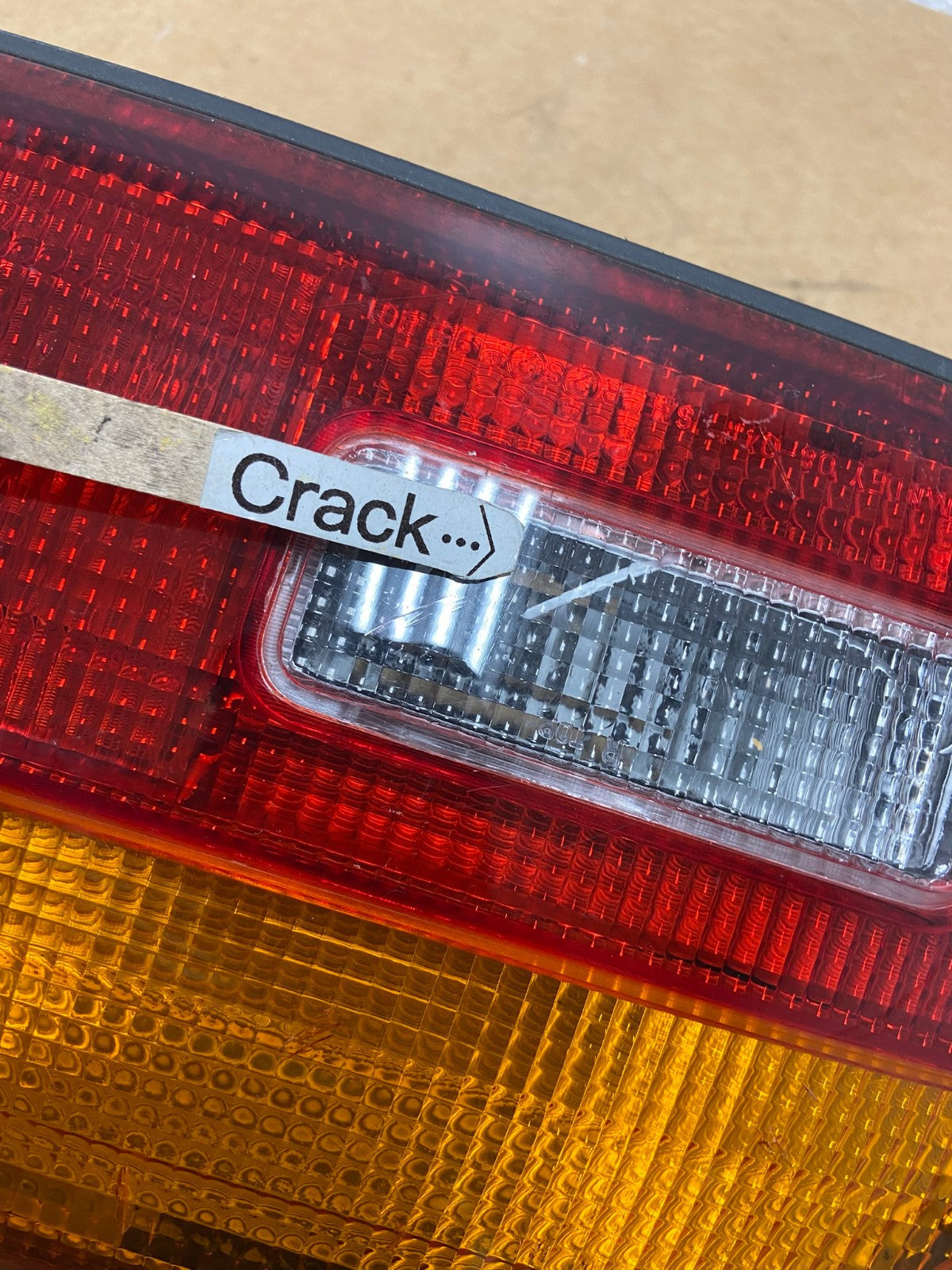 1998 1999 2000 Toyota Sienna Right Passenger Inner Tail light AE3097 LK4