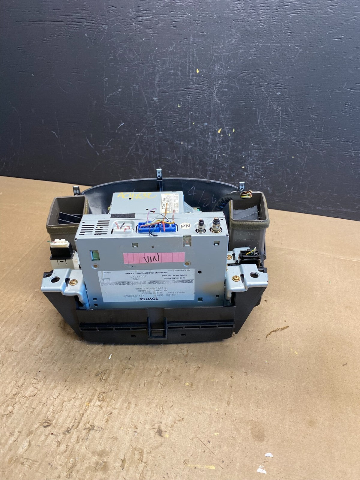 2001 to 2003 Lexus Rx300 Radio Receiver Head Unit + Bezel Surround AC4732 DG4