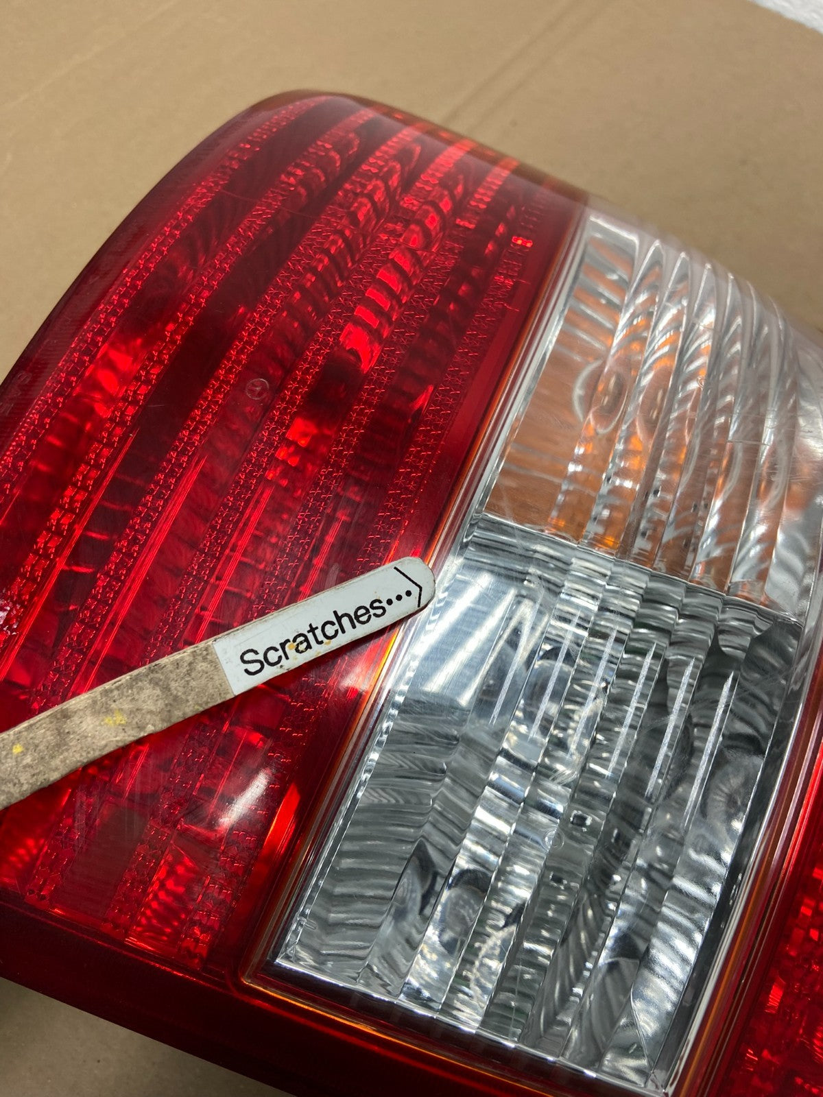 2003 2004 2005 Kia Sedona Left Driver LH Side Tail Light OEM AB6749 DW3