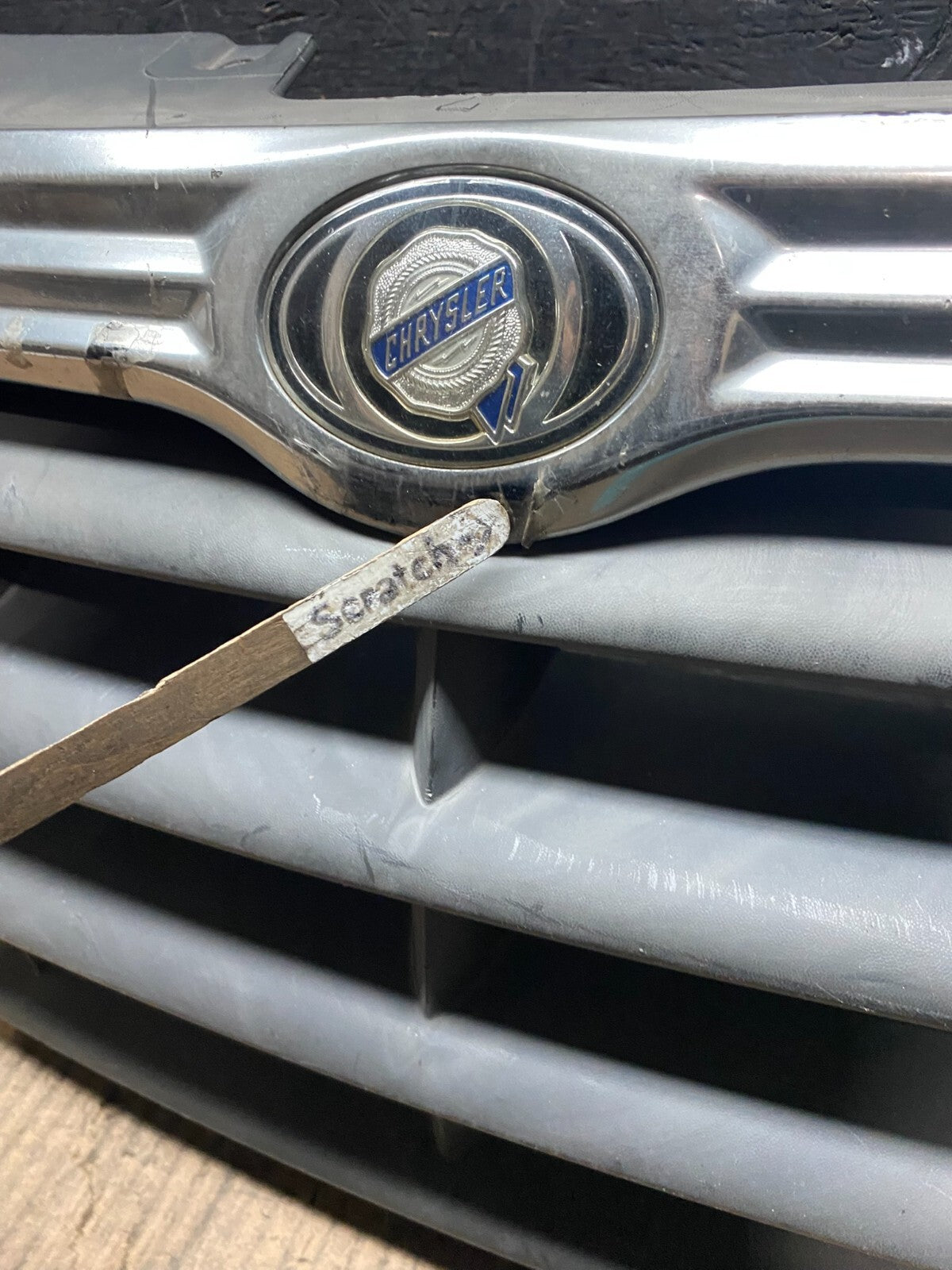 2002 to 2004 Chrysler Voyager Front Upper Grill Grille N2047 DG6