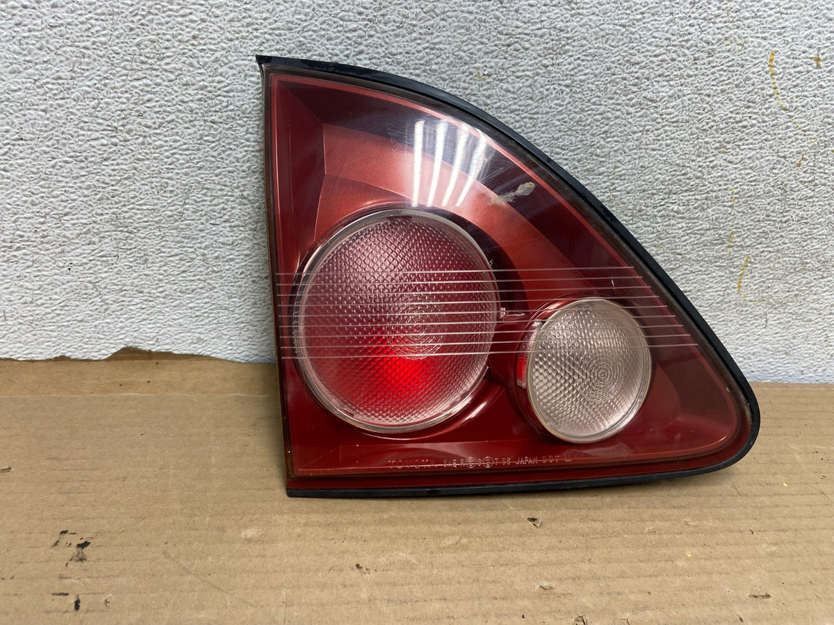 1999-2001 Lexus Rx300 Left Driver Lh Tail Light Inner Trunk Lid AH0603 LK0