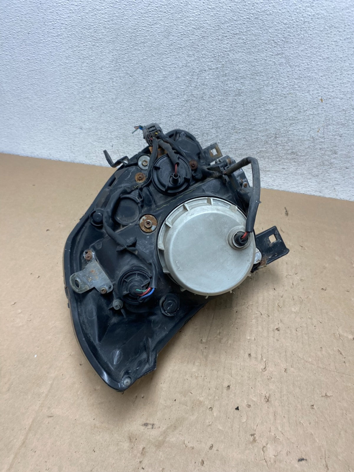 2004 to 2006 Nissan Maxima Left Driver Side Headlight Hid Xenon AG6777 DW7