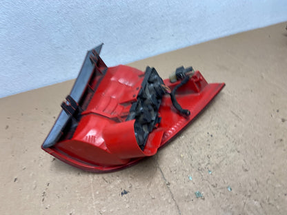 2002-2005 Mercedes ML 350 Ml-Class Right Passenger Rh Side Tail Light AC7336 DW4